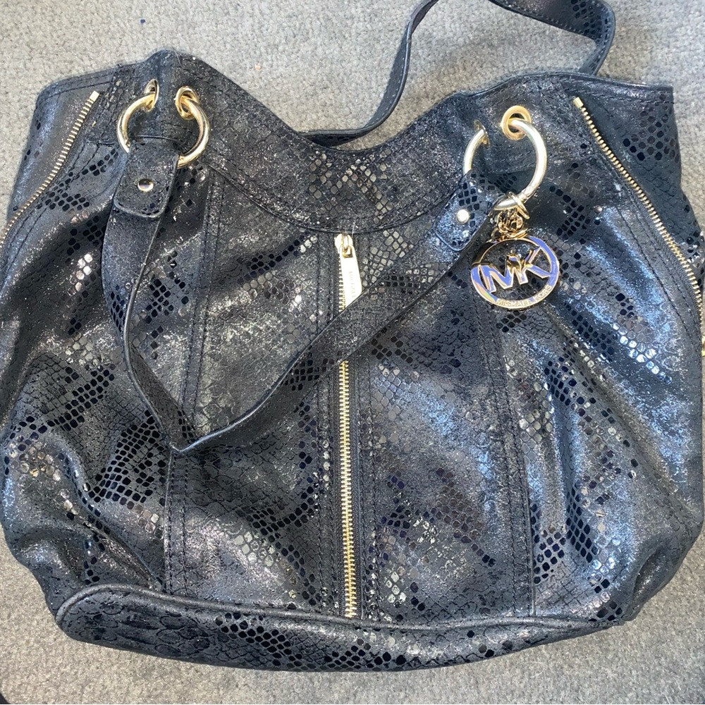 Black Michael Khors purse